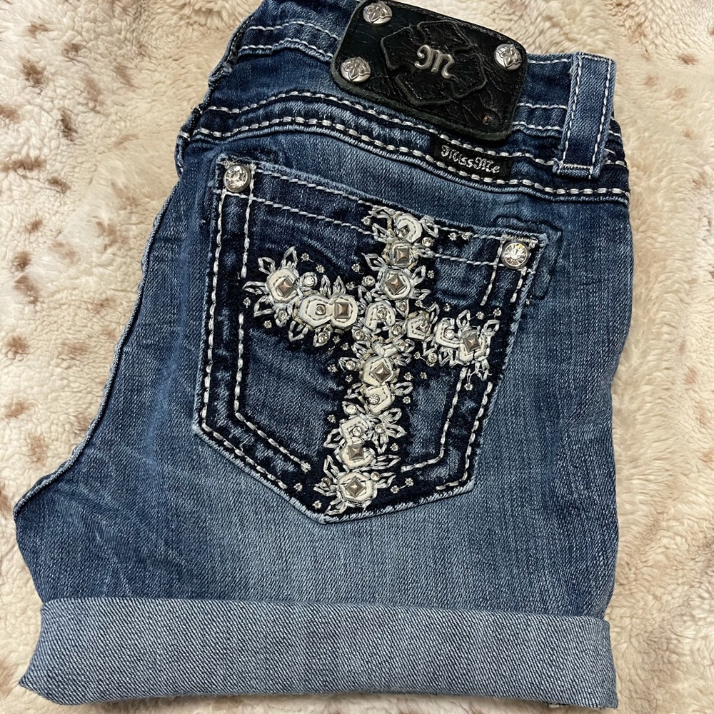 GUC Miss Me Shorts size 28